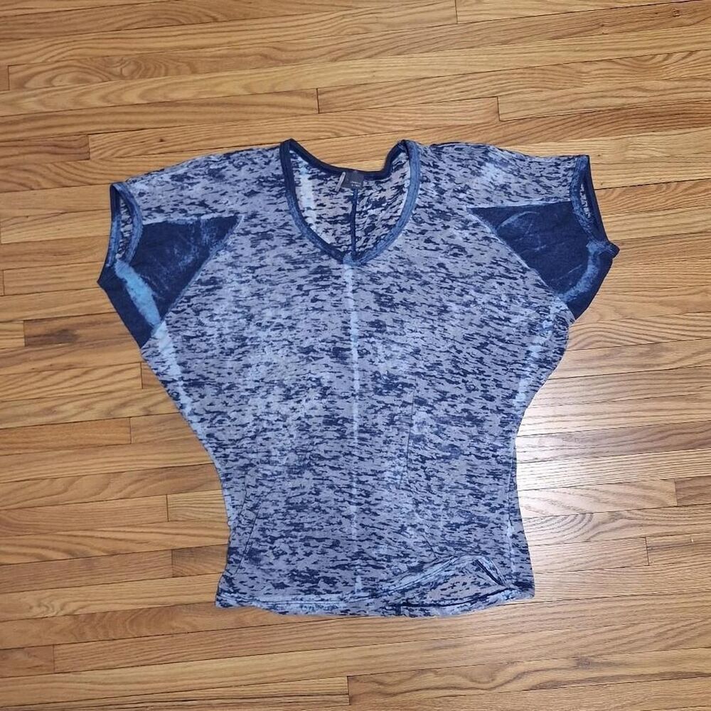 Unbranded Women's Blue and Navy T-shirt